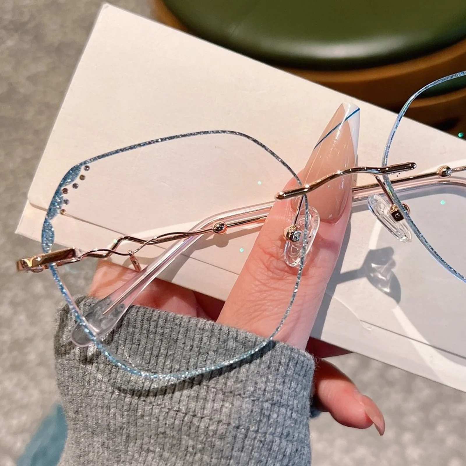 Astra Eyeglasses - Image 4