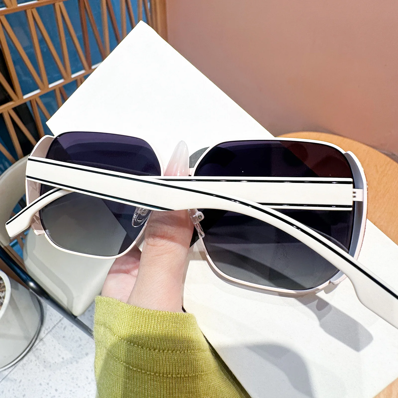 Debby Sunglasses - Image 5