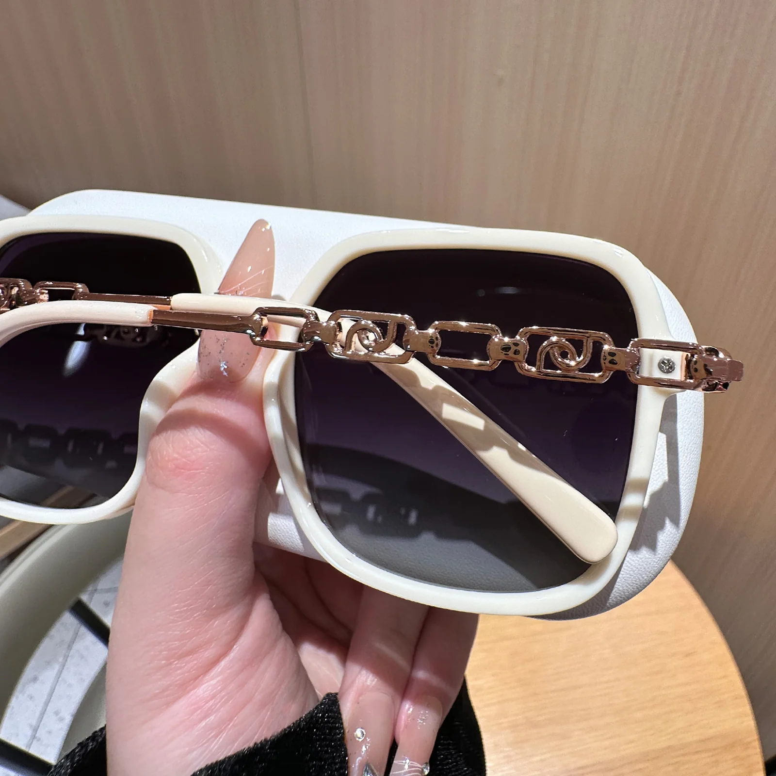 Hannah Sunglasses - Image 3