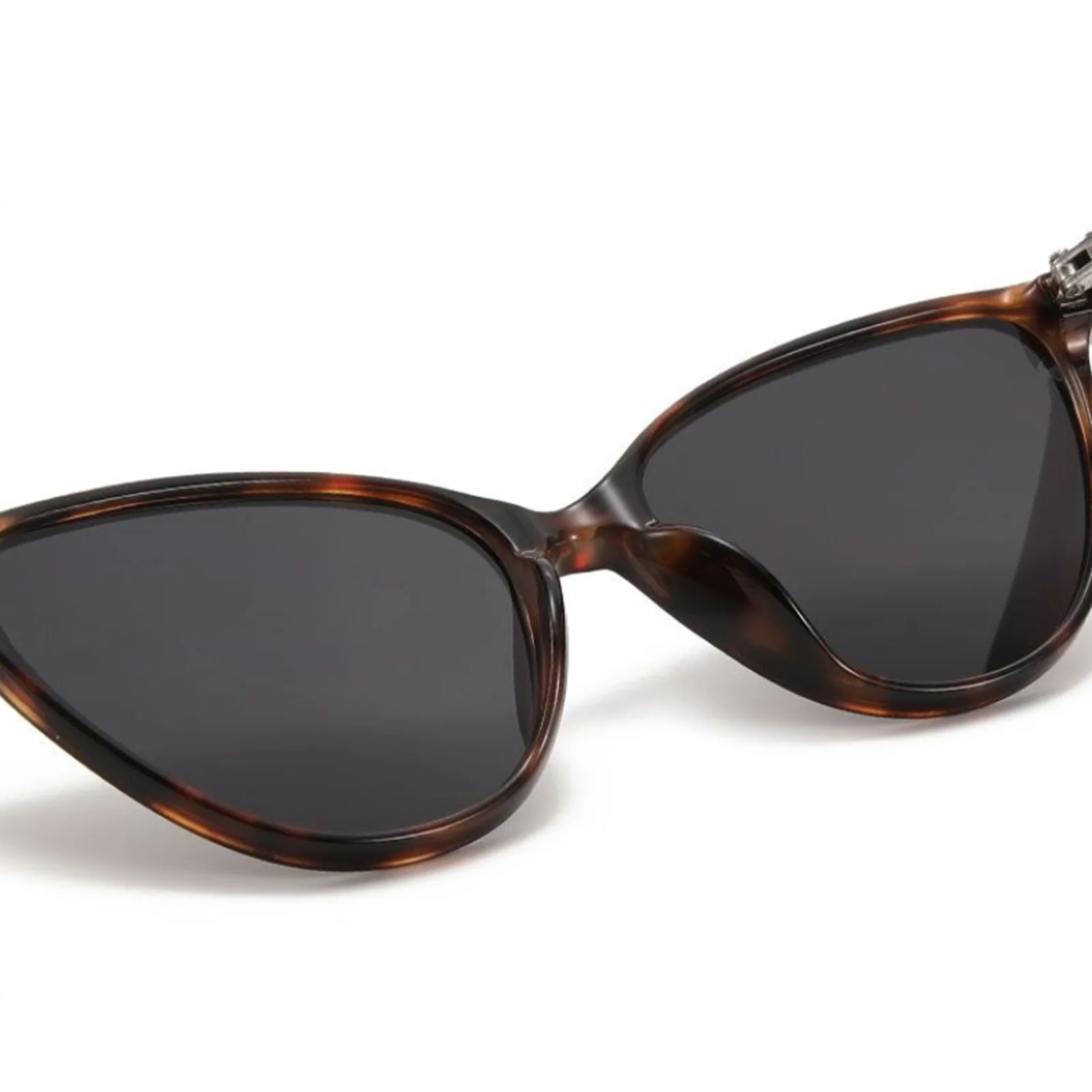 Vespera Sunglasses - Image 5